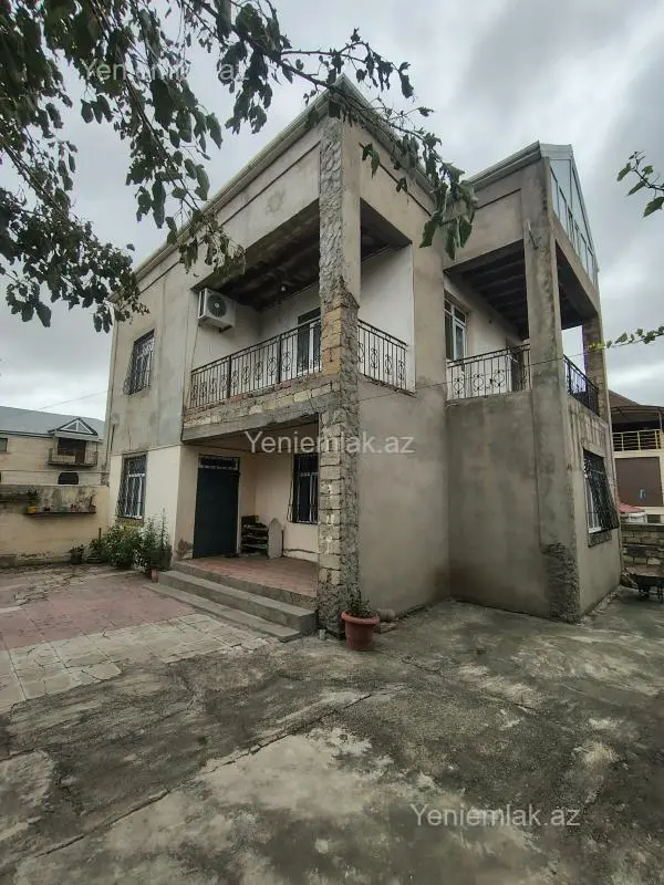Satılır 4 otaqlı həyət evi 162 m²