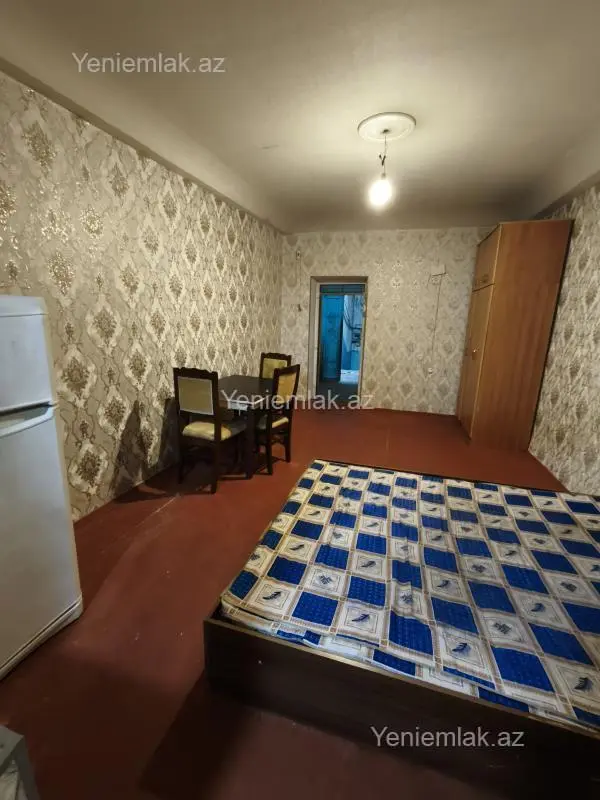 Satılır 1 otaqlı köhnə tikili 20 m²