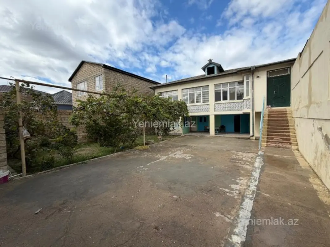 Satılır 6 otaqlı həyət evi 320 m²