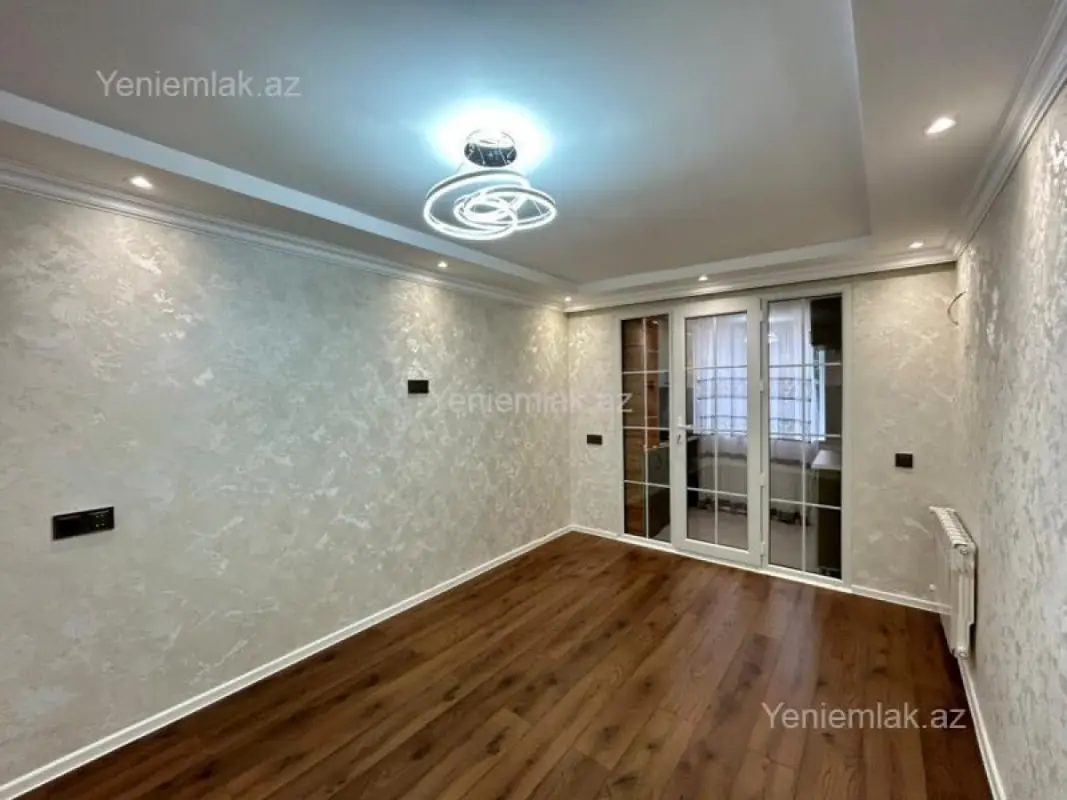 Satılır 2 otaqlı köhnə tikili 43 m²