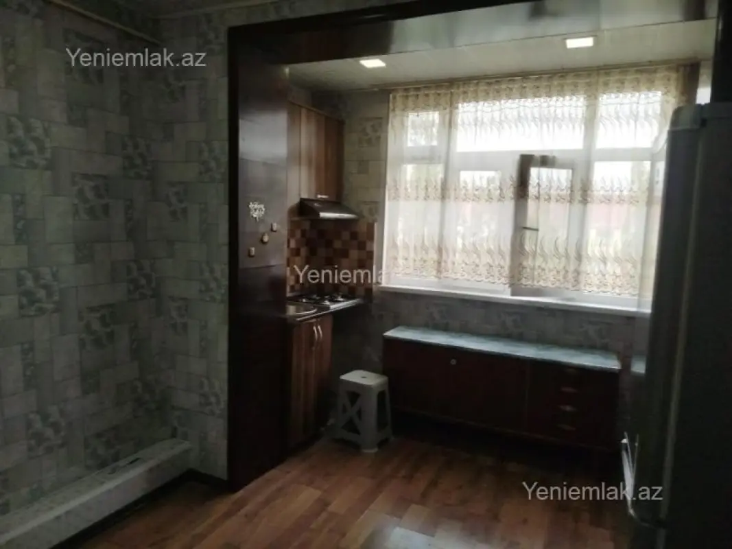 Satılır 1 otaqlı köhnə tikili 36 m²