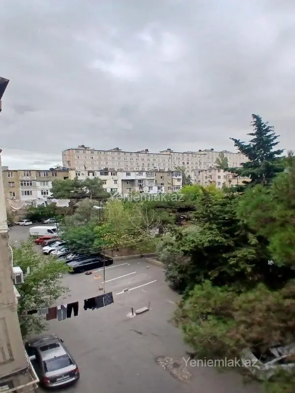 Satılır 5 otaqlı köhnə tikili 50 m²
