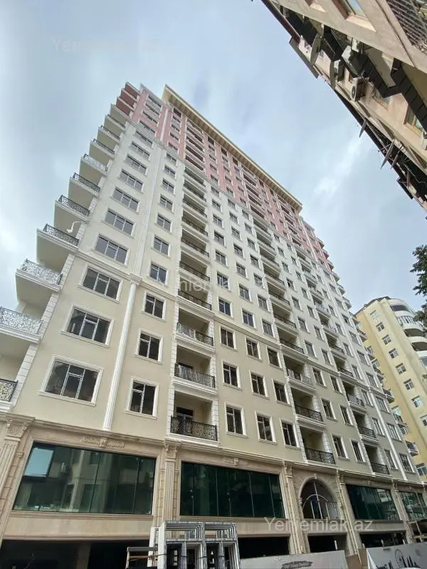 Satılır 4 otaqlı yeni tikili 232 m²