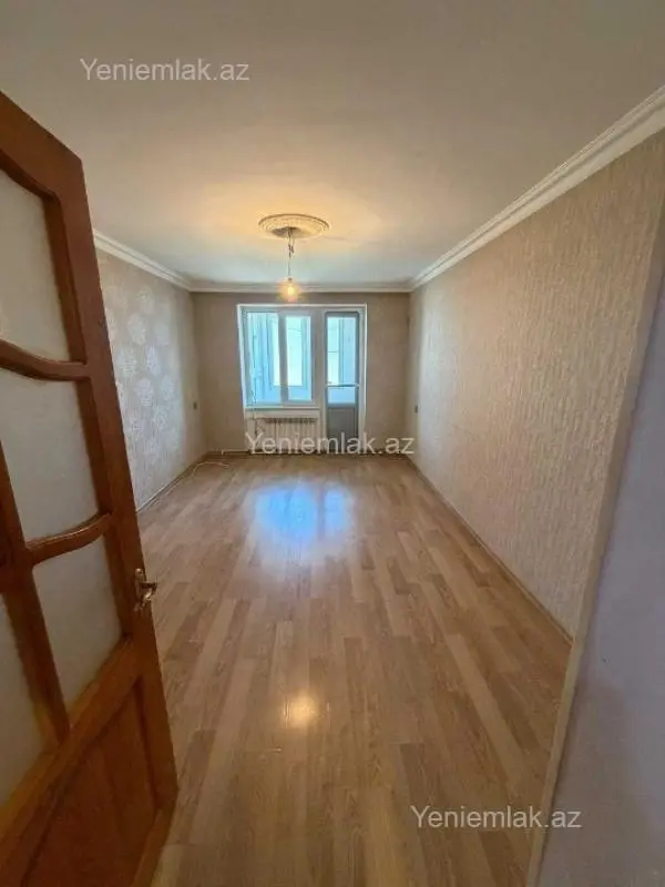 Satılır 3 otaqlı köhnə tikili 90 m²