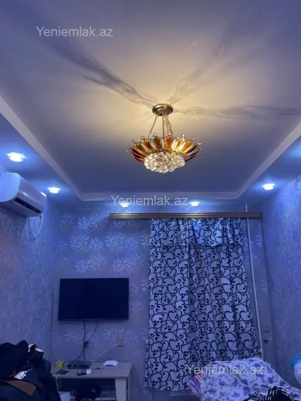 Satılır 1 otaqlı köhnə tikili 45 m²