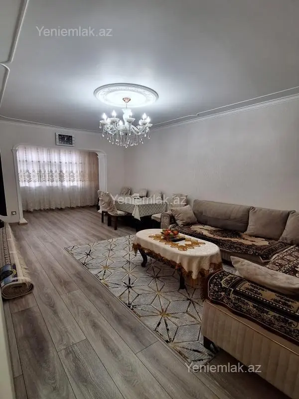 Satılır 3 otaqlı köhnə tikili 90 m²