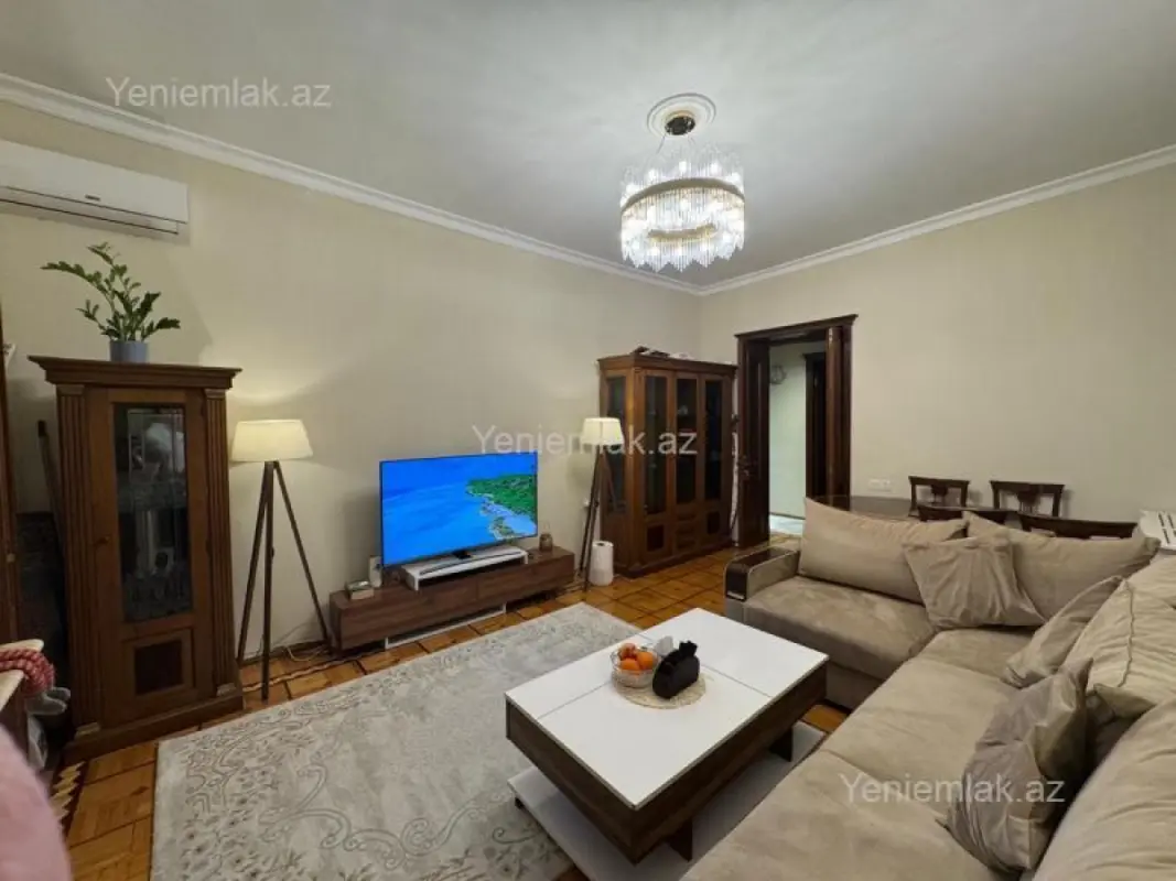 Satılır 2 otaqlı köhnə tikili 68 m²