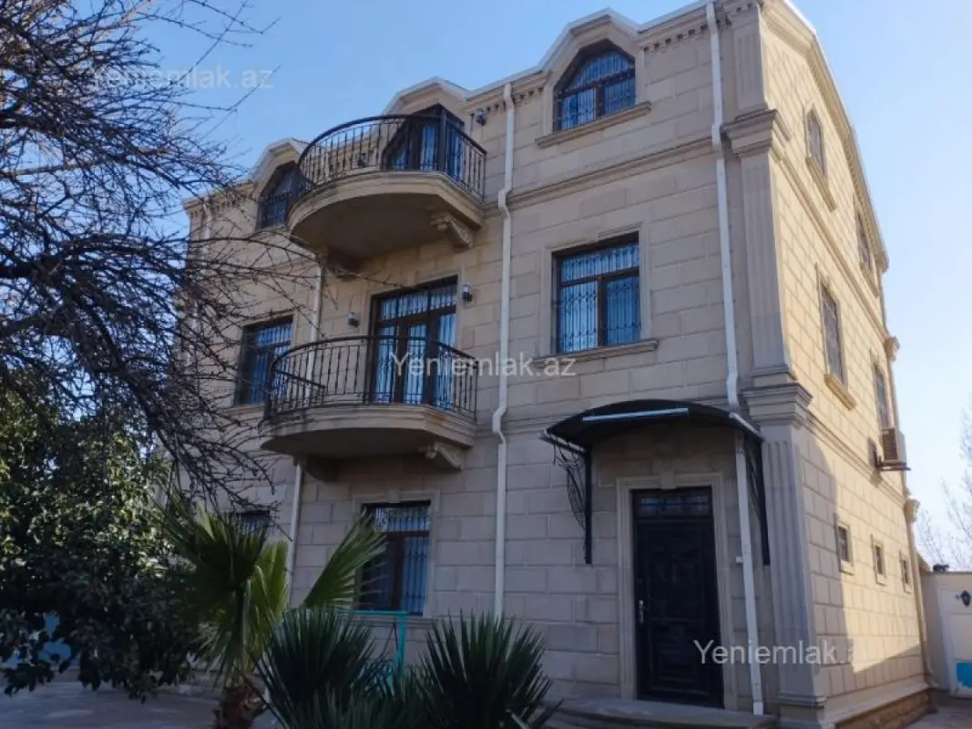 Satılır 6 otaqlı həyət evi 333 m²