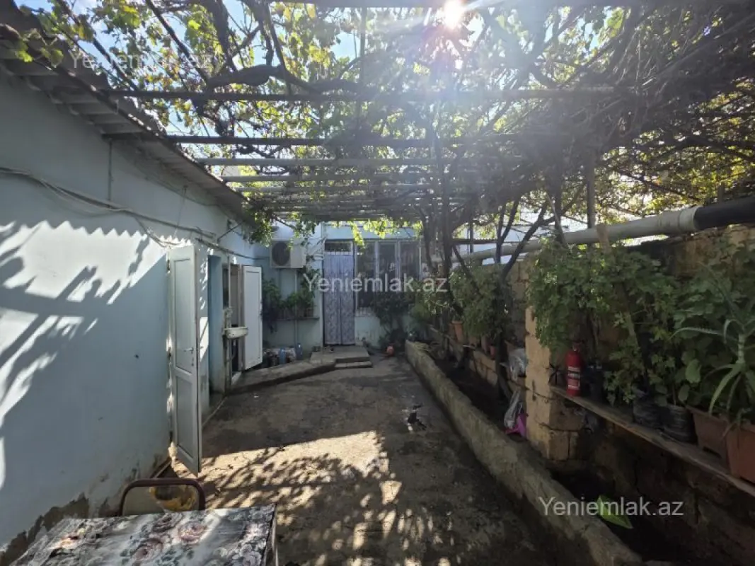 Satılır 5 otaqlı həyət evi 140 m²