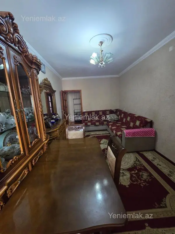 Satılır 2 otaqlı köhnə tikili 60 m²