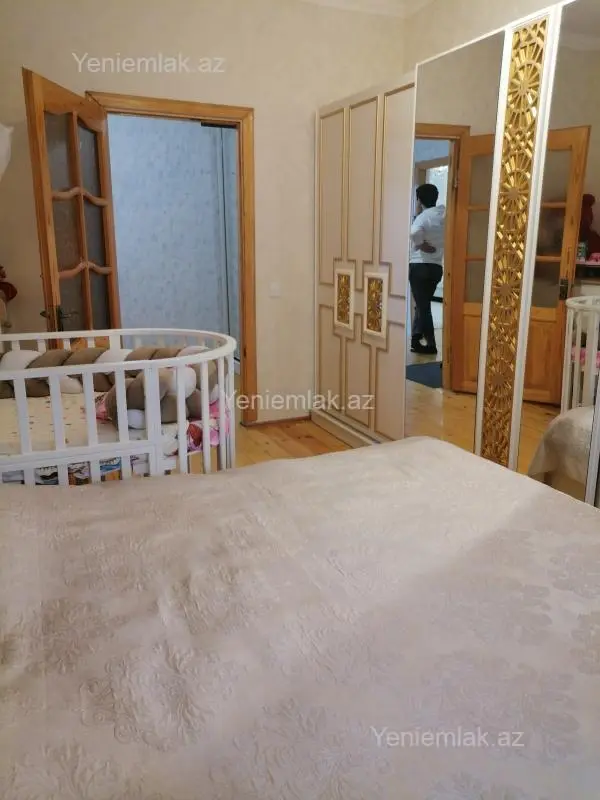 Satılır 2 otaqlı köhnə tikili 65 m²
