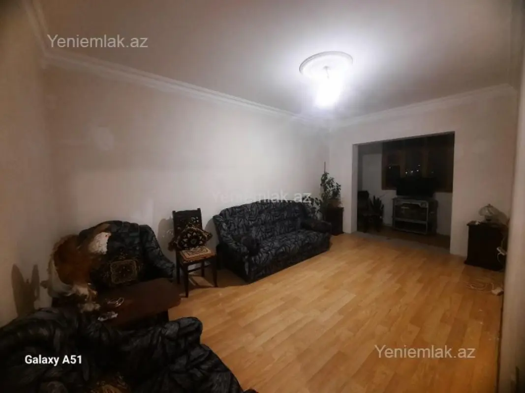 Satılır 5 otaqlı köhnə tikili 135 m²