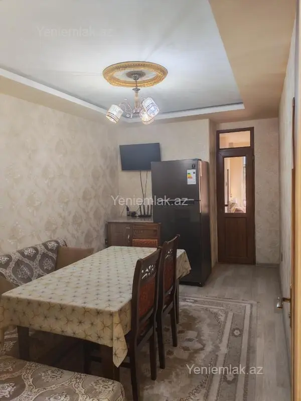 Satılır 2 otaqlı köhnə tikili 55 m²