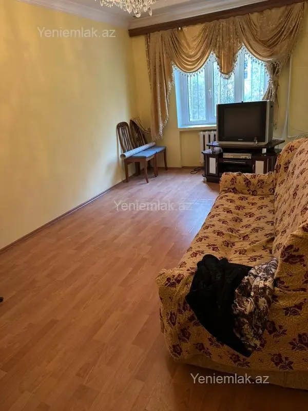 Satılır 3 otaqlı köhnə tikili 69 m²