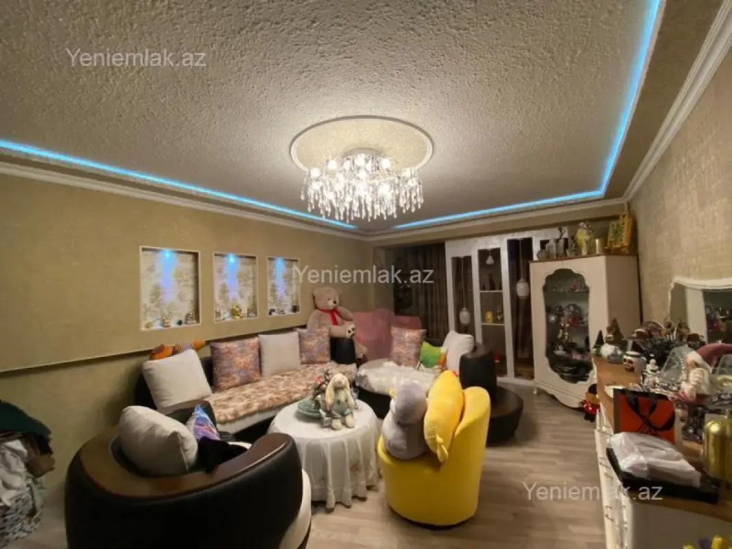 Satılır 2 otaqlı köhnə tikili 105 m²