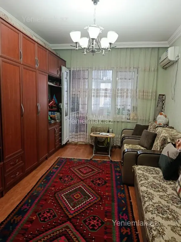 Satılır 1 otaqlı köhnə tikili 30 m²