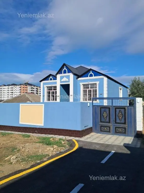 Satılır 4 otaqlı həyət evi 215 m²