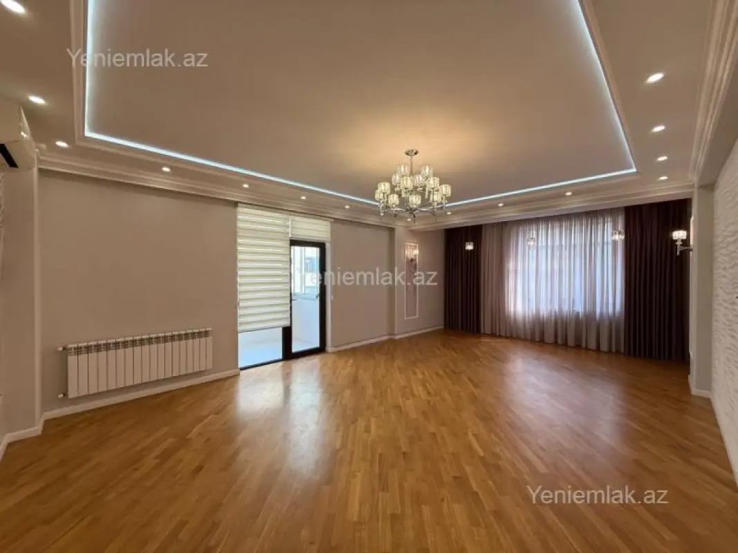 Satılır 3 otaqlı yeni tikili 130 m²