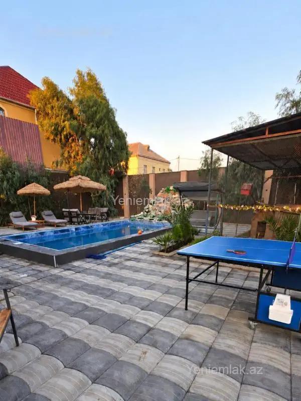 Satılır 7 otaqlı həyət evi 250 m²