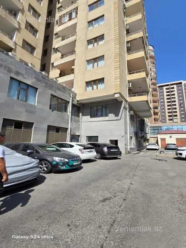 Satılır 3 otaqlı yeni tikili 162 m²