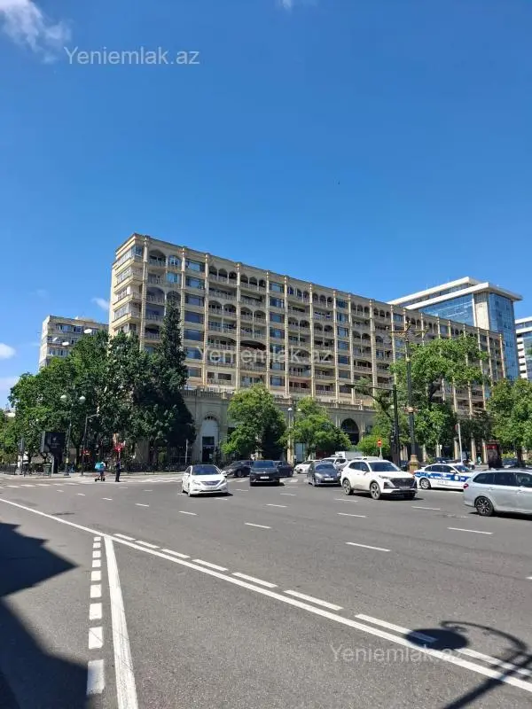 Satılır 3 otaqlı köhnə tikili 70 m²