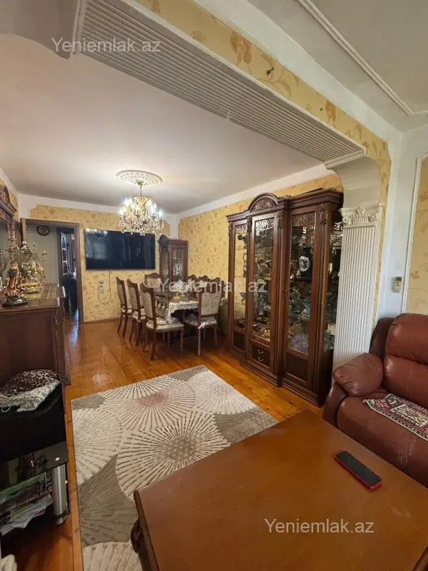 Satılır 2 otaqlı köhnə tikili 65 m²