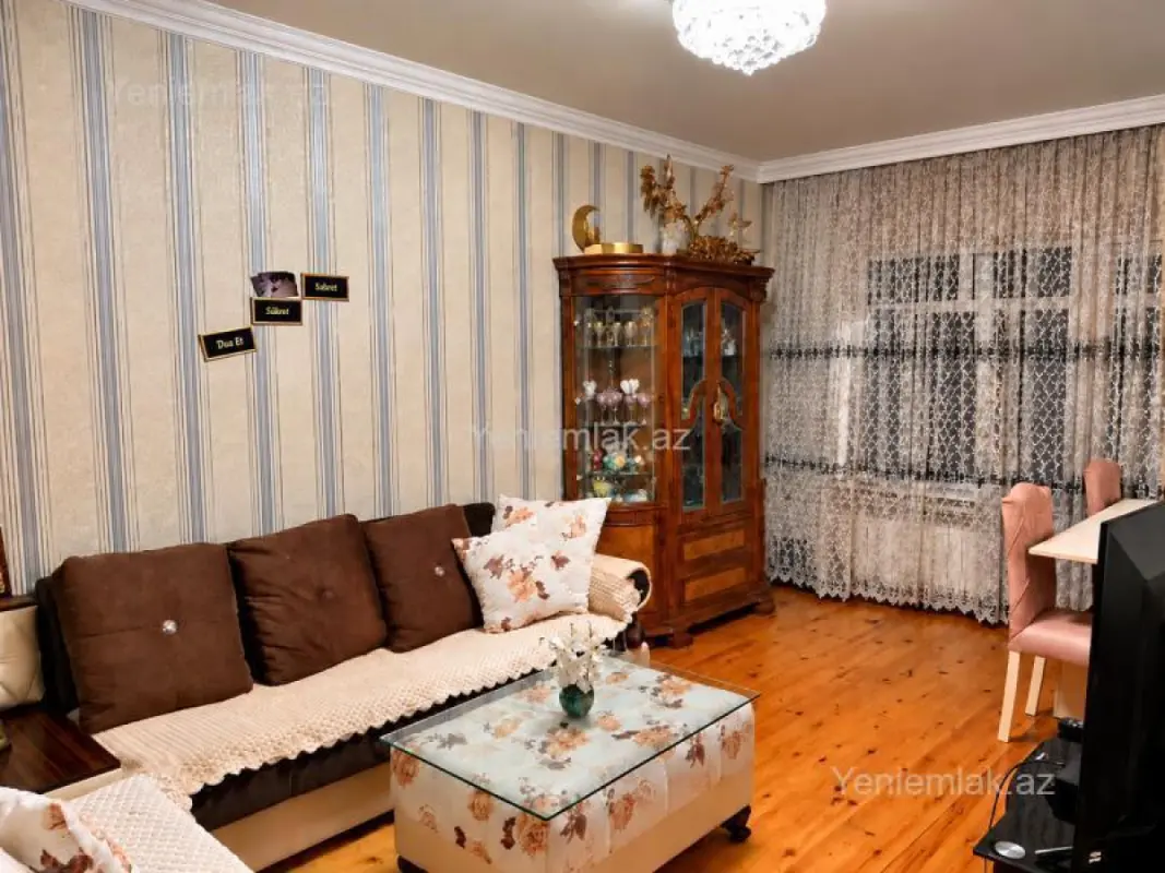Satılır 2 otaqlı köhnə tikili 66 m²