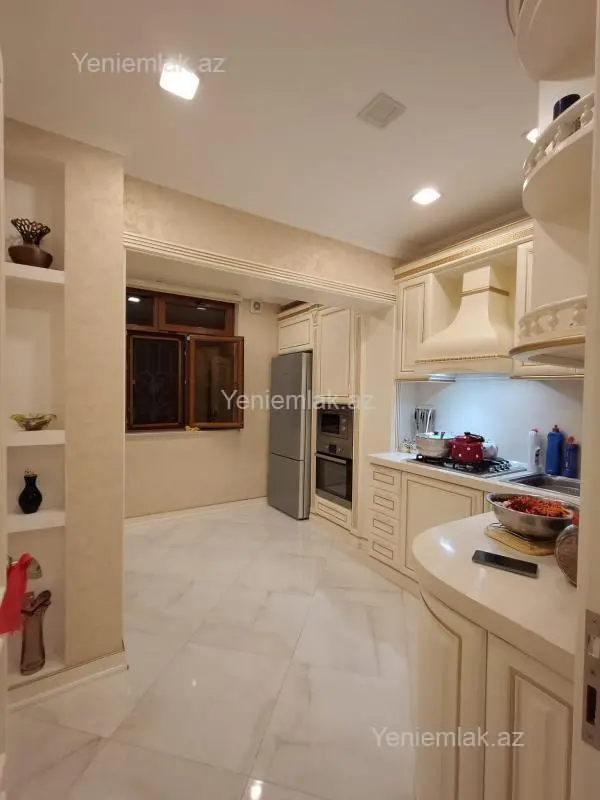 Satılır 5 otaqlı köhnə tikili 110 m²