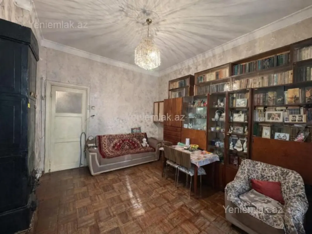 Satılır 3 otaqlı köhnə tikili 70 m²