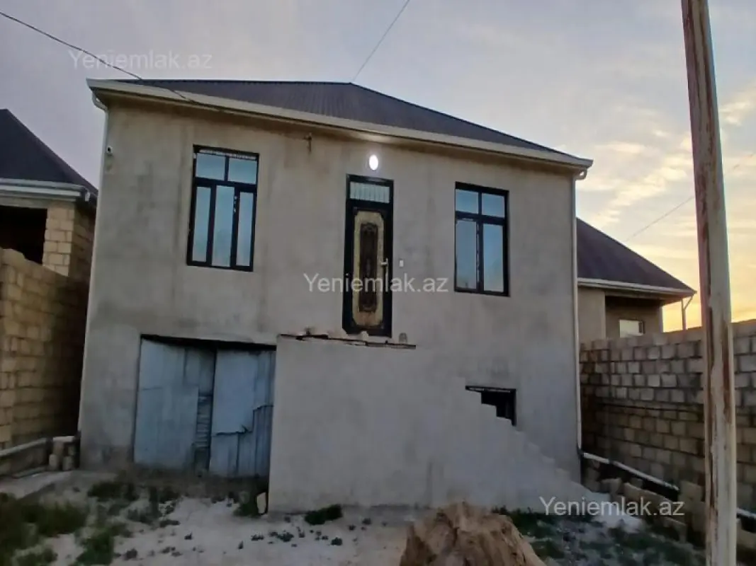 Satılır 3 otaqlı həyət evi 140 m²