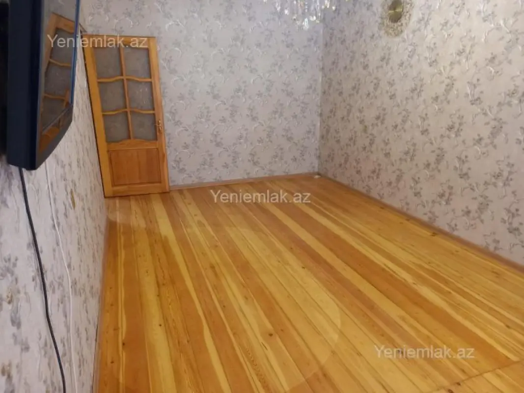 Satılır 2 otaqlı köhnə tikili 60 m²