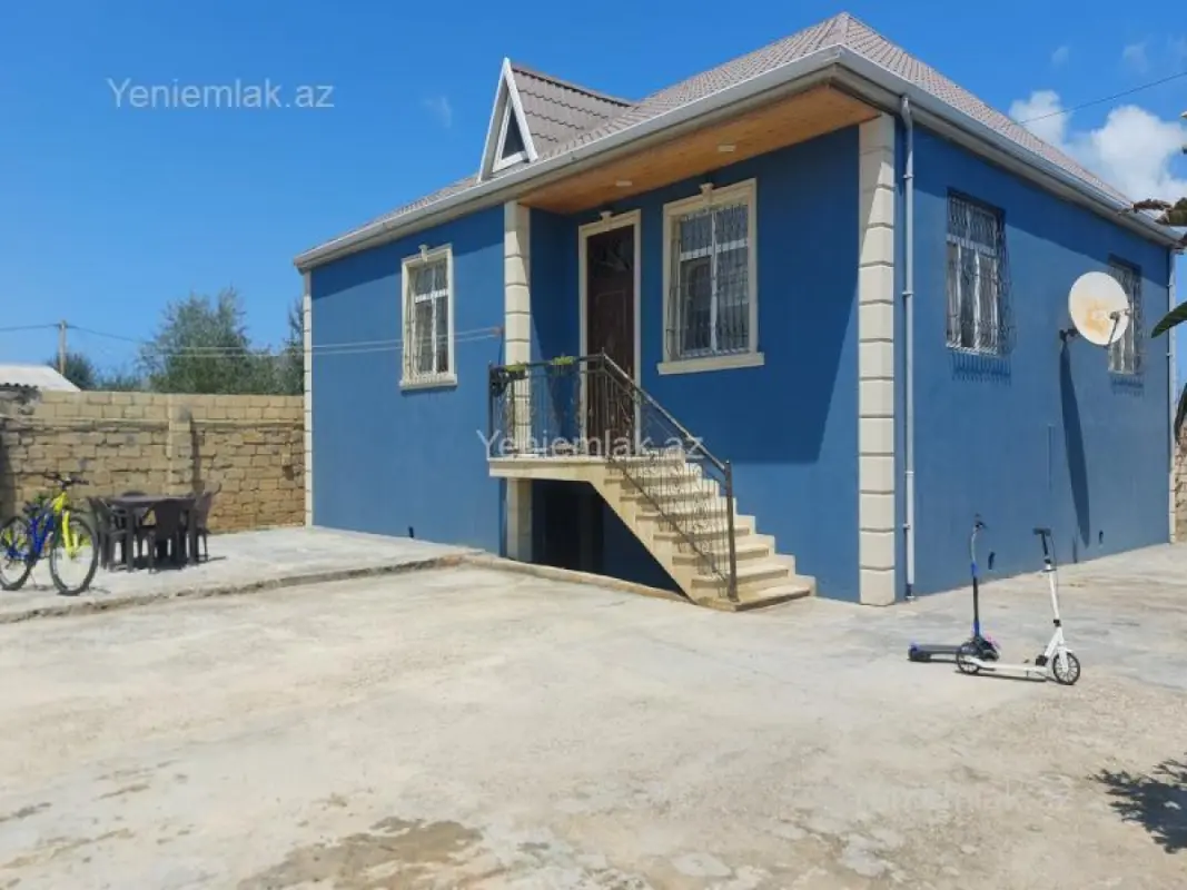 Satılır 4 otaqlı həyət evi 160 m²