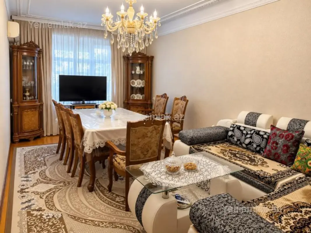 Satılır 5 otaqlı köhnə tikili 105 m²