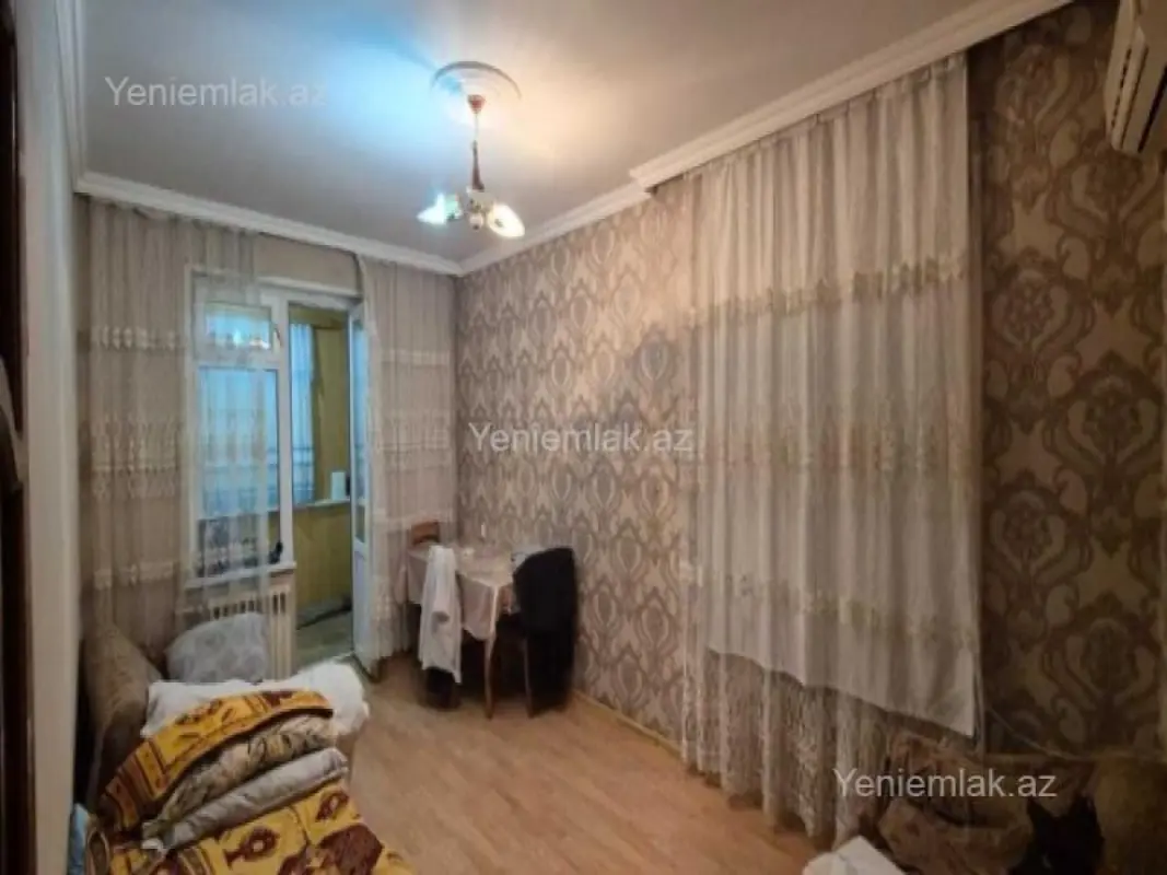 Satılır 2 otaqlı köhnə tikili 65 m²