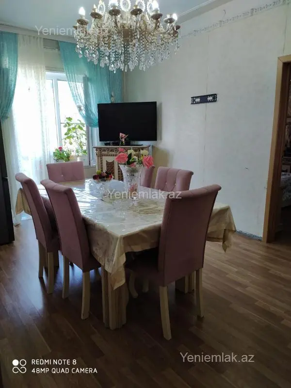 Satılır 5 otaqlı köhnə tikili 120 m²