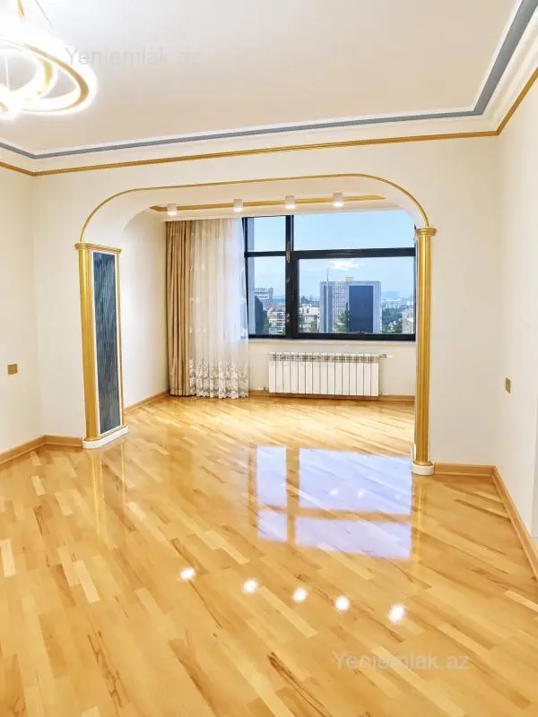 Satılır 2 otaqlı köhnə tikili 70 m²