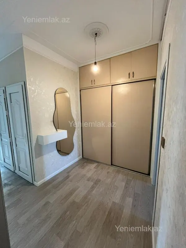 Satılır 2 otaqlı köhnə tikili 65 m²