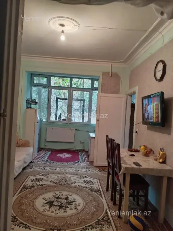 Satılır 2 otaqlı köhnə tikili 60 m²