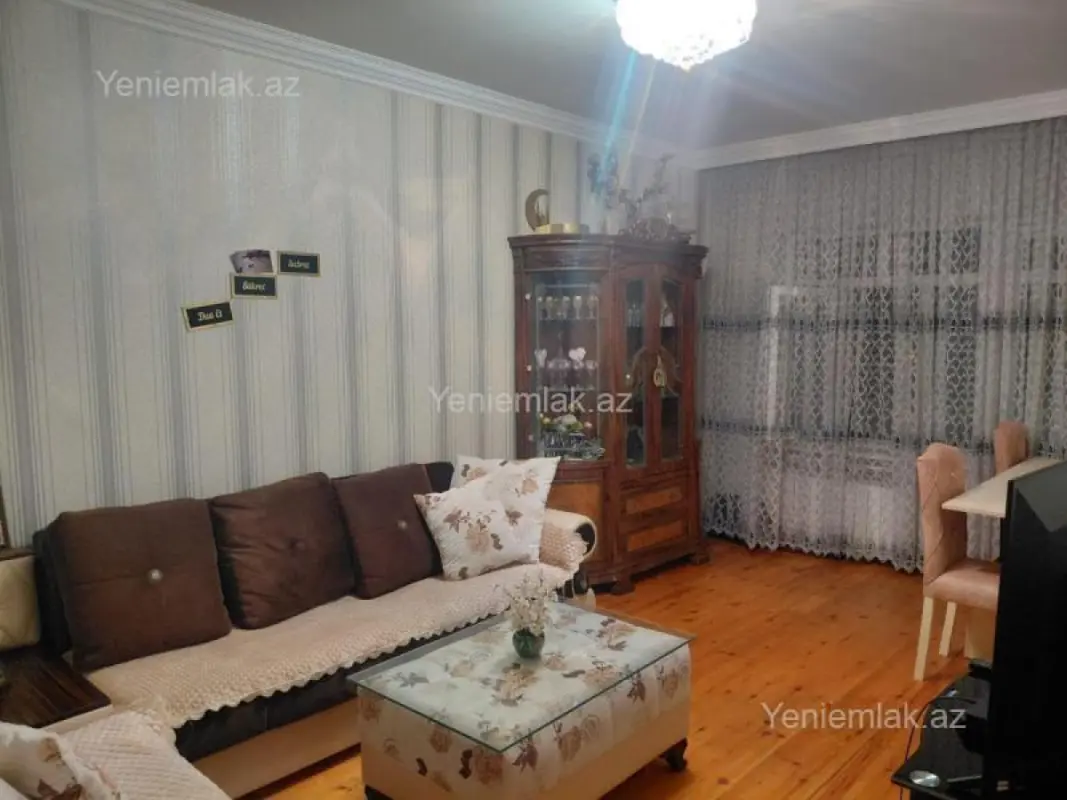 Satılır 2 otaqlı köhnə tikili 65 m²