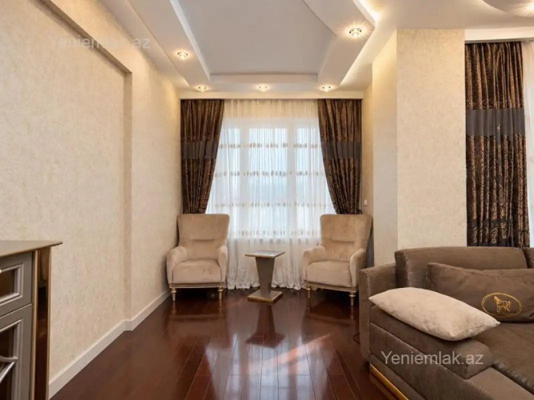 Satılır 4 otaqlı yeni tikili 220 m²