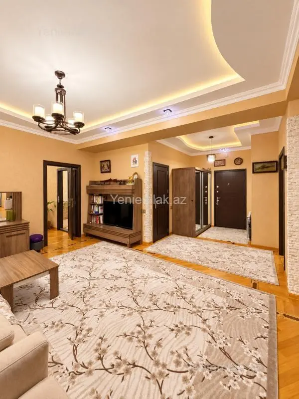 Satılır 3 otaqlı yeni tikili 110 m²