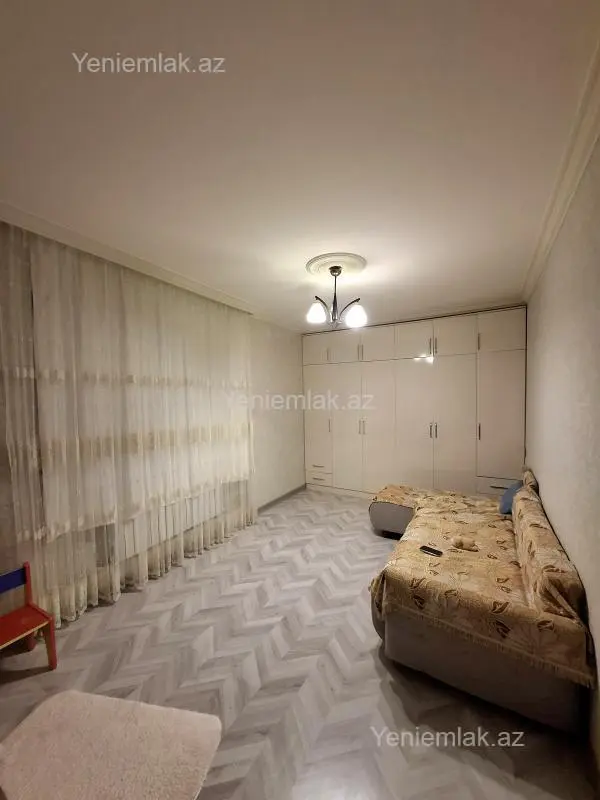 Satılır 1 otaqlı köhnə tikili 37 m²