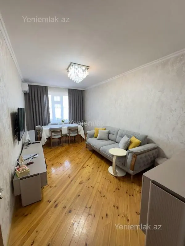Satılır 2 otaqlı köhnə tikili 62 m²