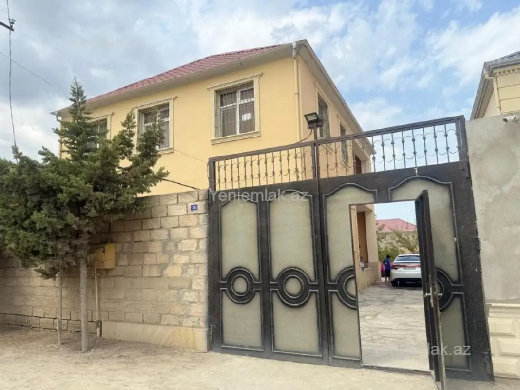 Satılır 6 otaqlı həyət evi 220 m²