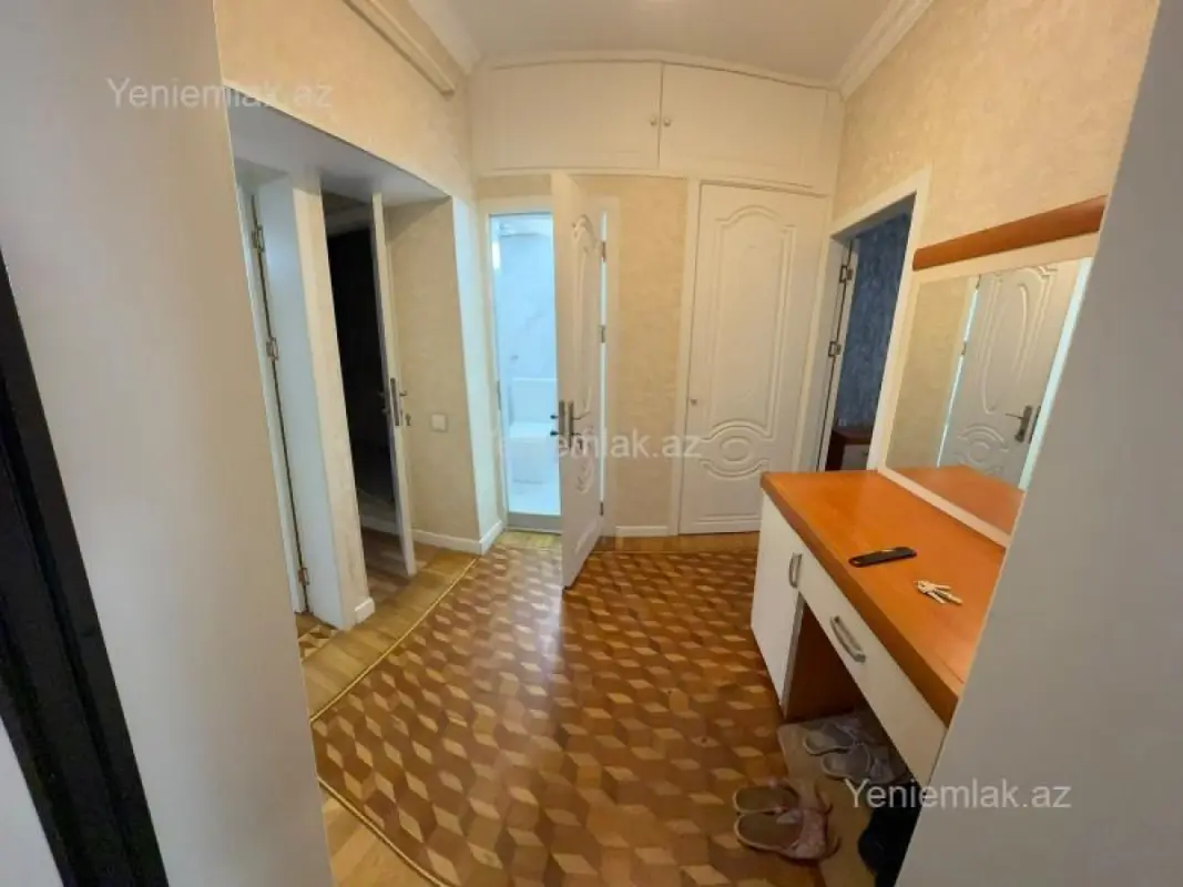 Satılır 2 otaqlı köhnə tikili 65 m²