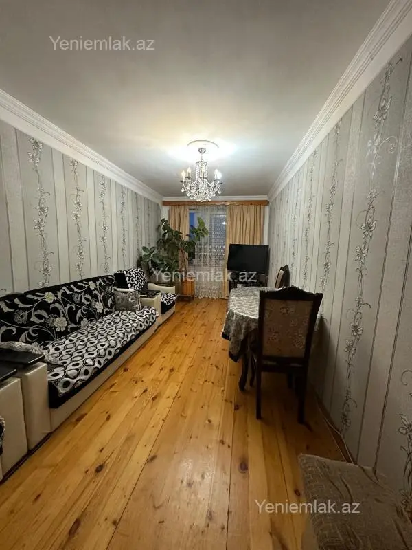 Satılır 3 otaqlı köhnə tikili 85 m²