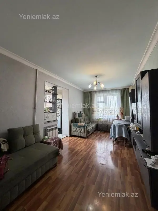 Satılır 2 otaqlı köhnə tikili 60 m²