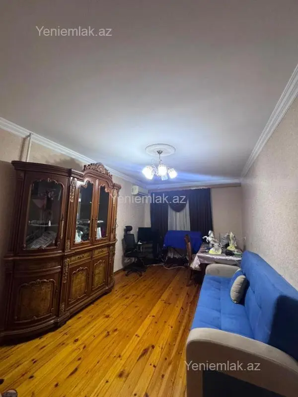 Satılır 2 otaqlı köhnə tikili 65 m²