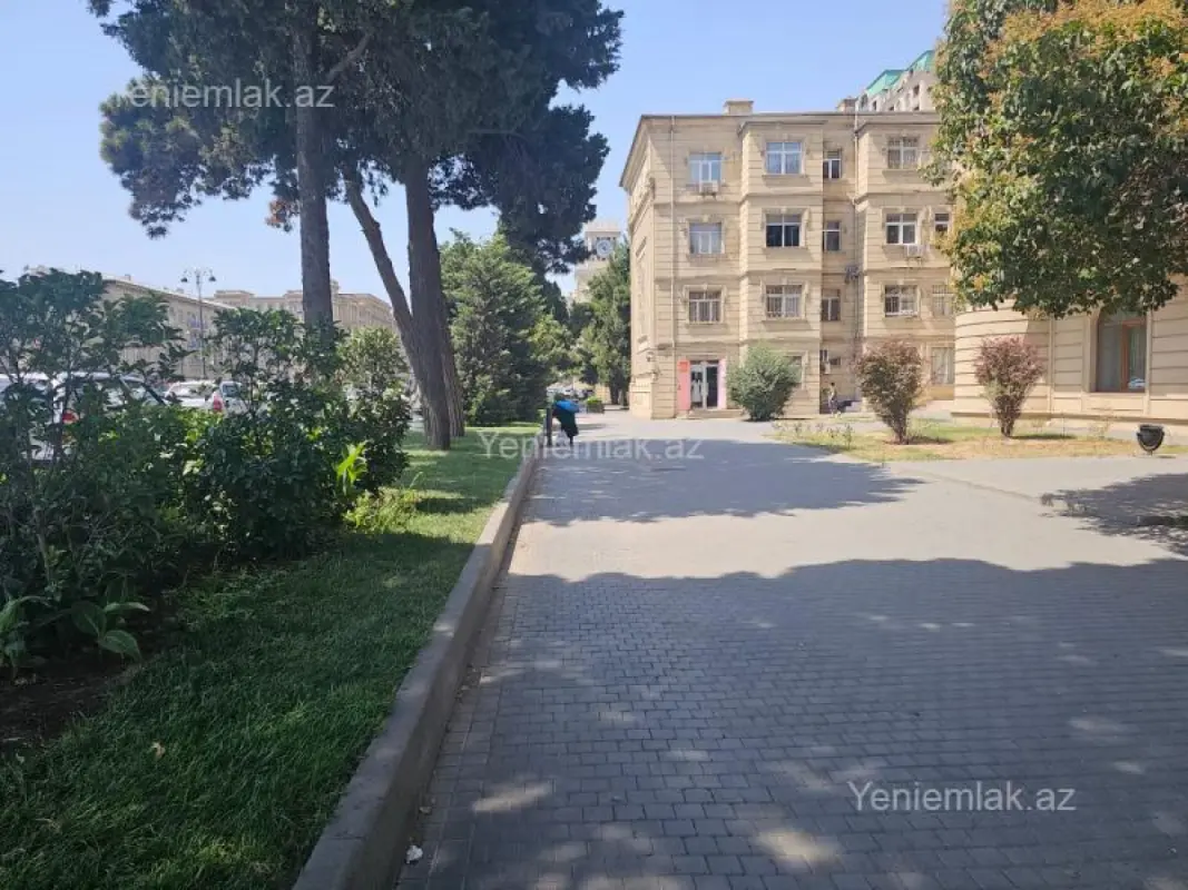 Satılır 1 otaqlı obyekt 107 m²
