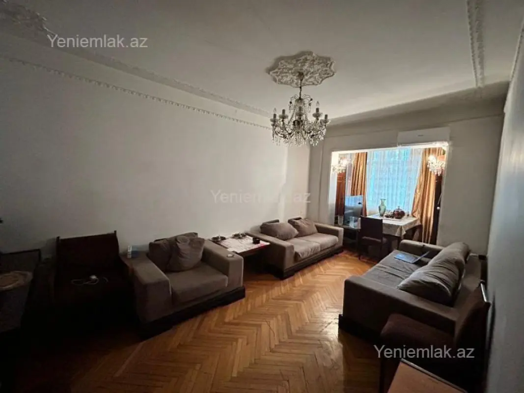 Satılır 3 otaqlı köhnə tikili 90 m²